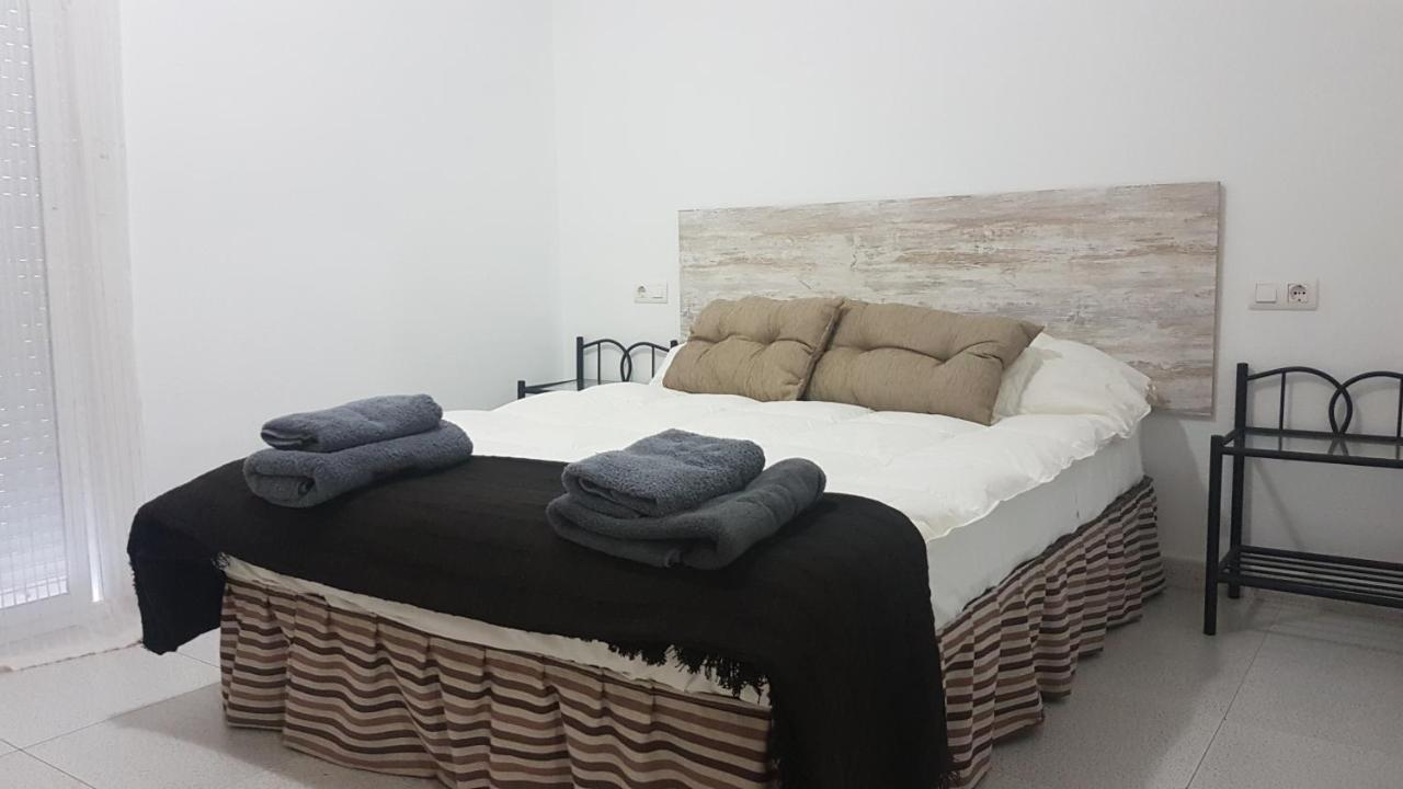 Apartamentos La Bastida Тотана Экстерьер фото