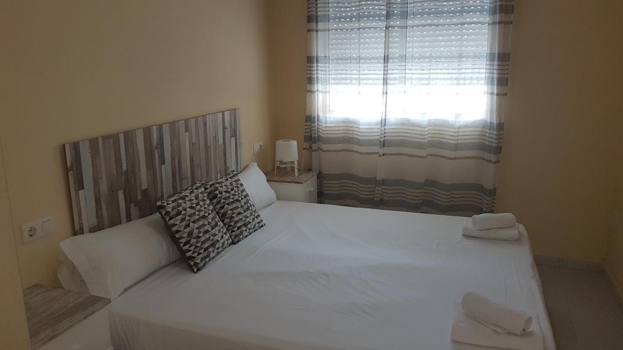 Apartamentos La Bastida Тотана Экстерьер фото