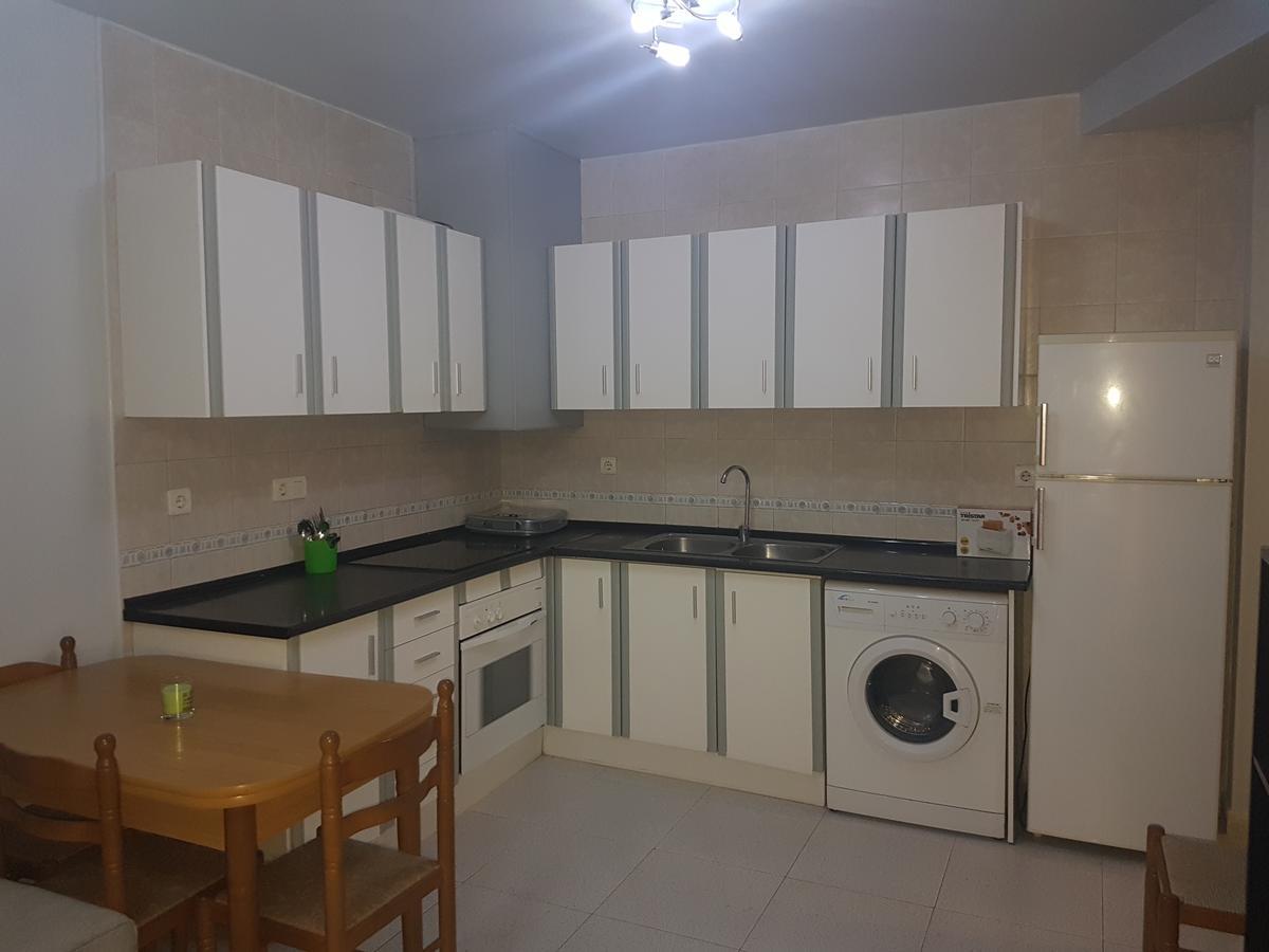 Apartamentos La Bastida Тотана Экстерьер фото