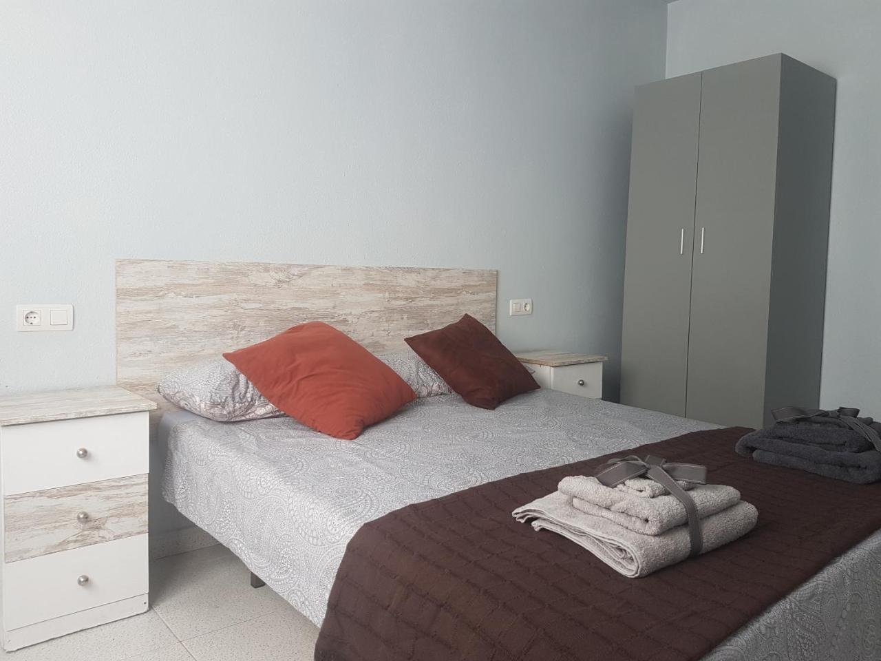 Apartamentos La Bastida Тотана Экстерьер фото