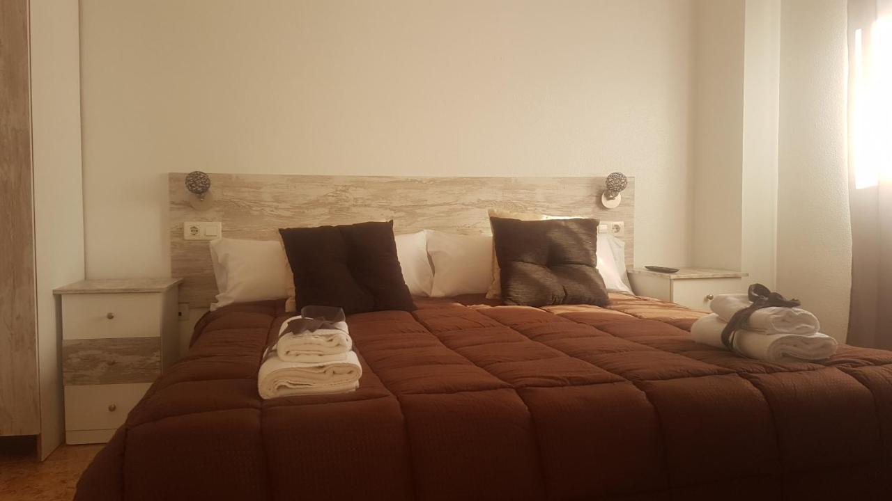 Apartamentos La Bastida Тотана Экстерьер фото