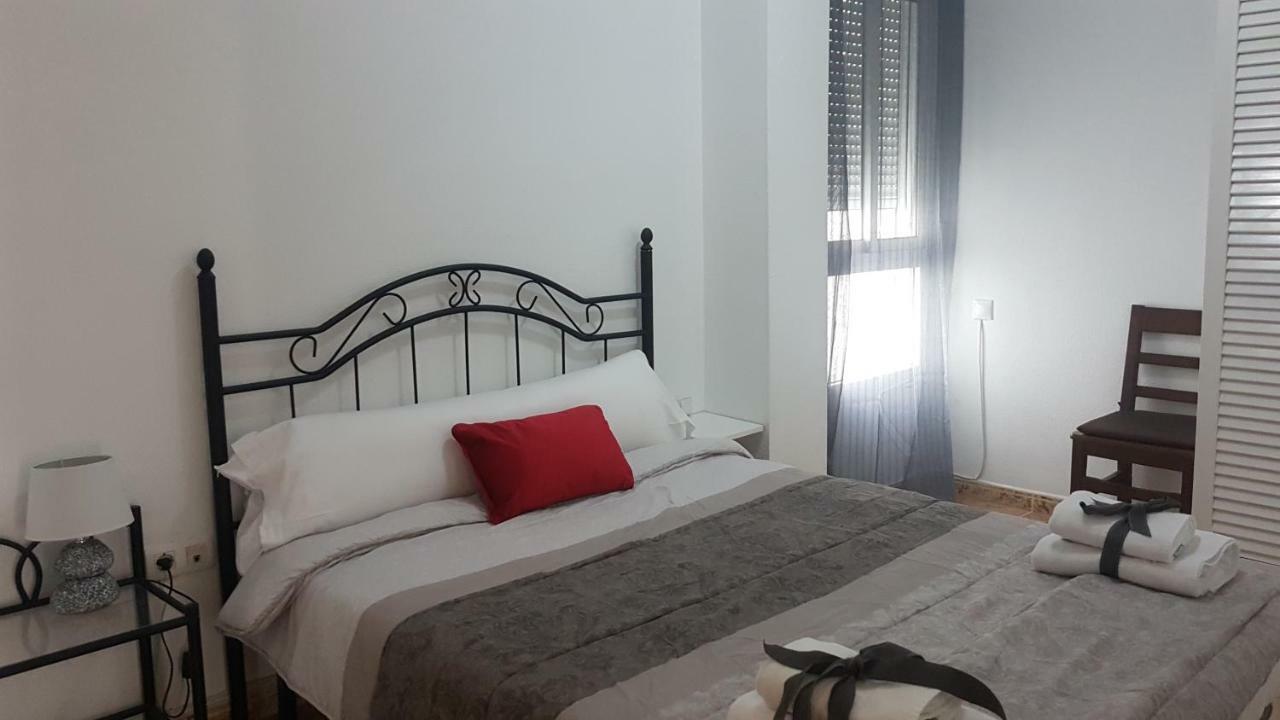 Apartamentos La Bastida Тотана Экстерьер фото